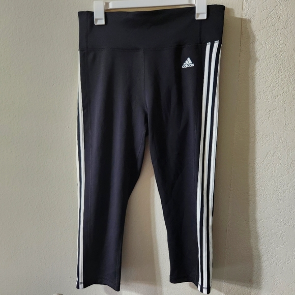 adidas Pants - Adidas climalite cropped leggings. Size large.